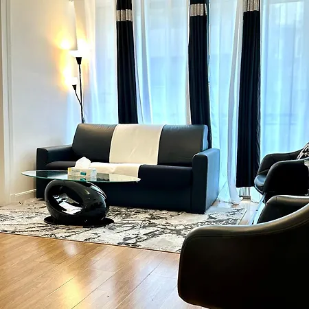 Apartment Champs Elysees 4 *