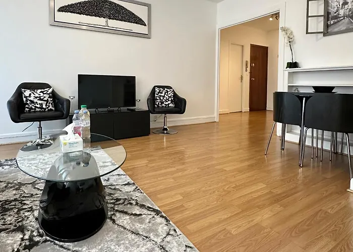 Champs Elysees 4 * Paris